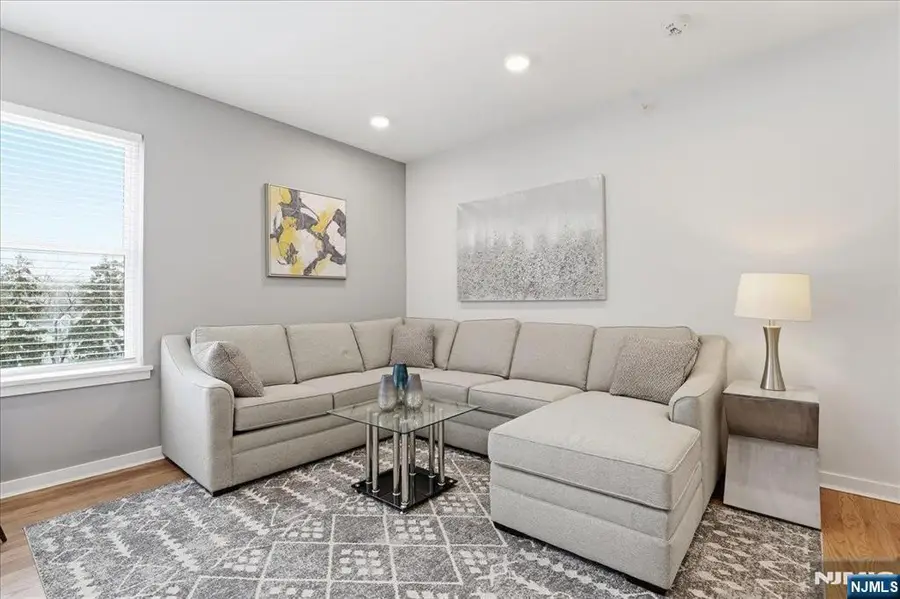 660 Bloomfield Avenue 405, Bloomfield, NJ 07003 - #3