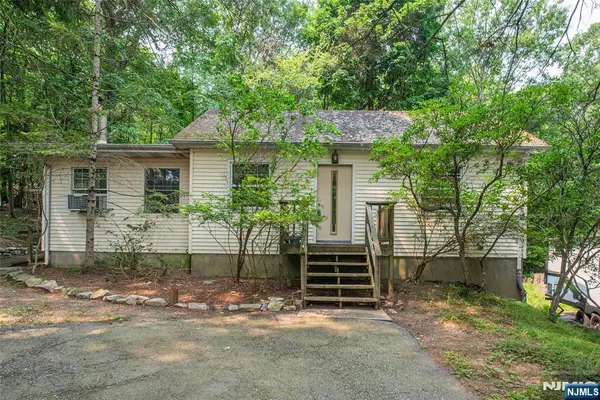 197 Snake Den Road, Wanaque, NJ 07465