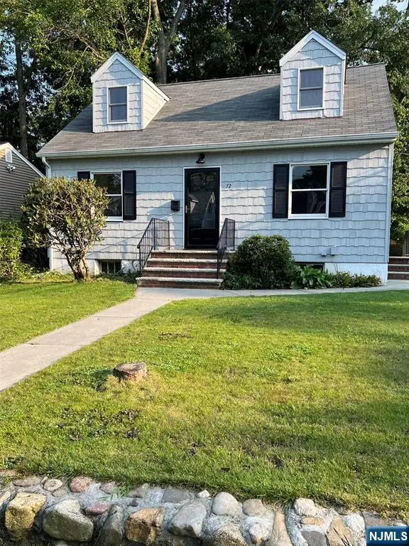 72 Ridgewald Avenue, Waldwick, NJ 07463