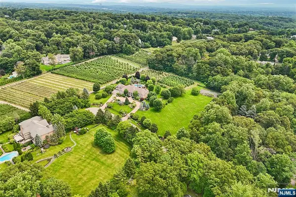 4 Justin Court, Saddle River, NJ 07458