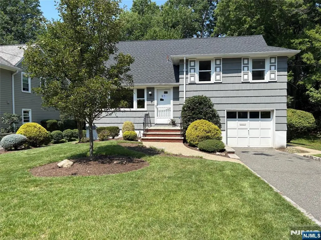 33 Longacre Drive, Livingston, NJ 07039 - #1
