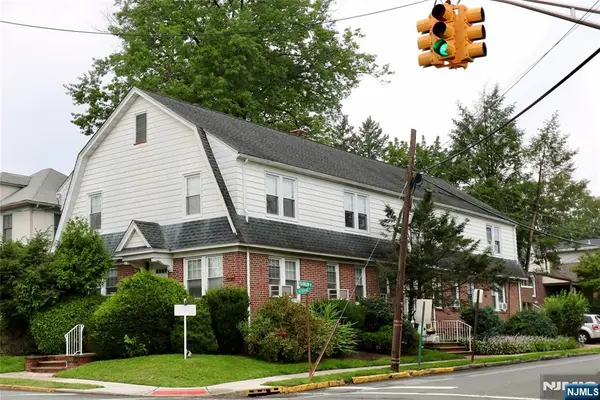 215 Terrace Avenue, Hasbrouck Heights, NJ 07604