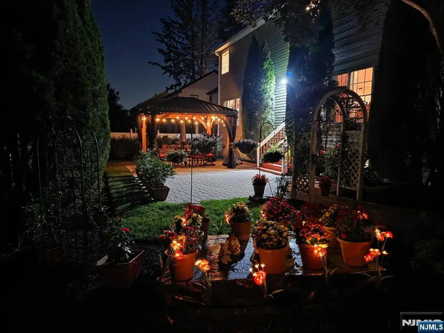 20 Hugenot Street, East Hanover, NJ 07936 - #2