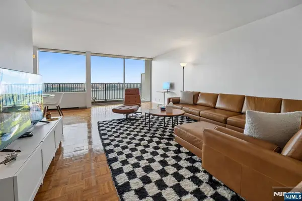 3 Horizon Road 1422, Fort Lee, NJ 07024
