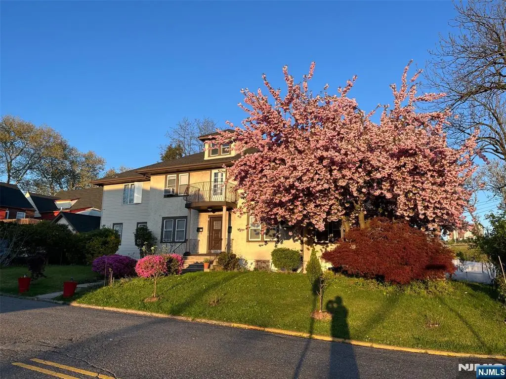 827 Pleasantview Terrace, Ridgefield, NJ 07657 - #1