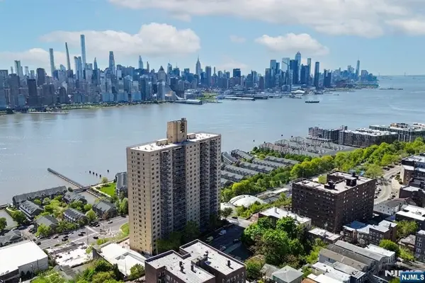 6600 Boulevard East 6C, West New York, NJ 07093