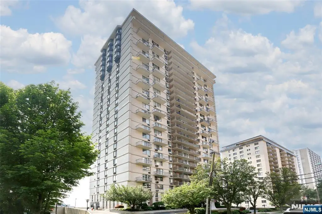 160 Overlook Avenue 19D, Hackensack, NJ 07601 - #1