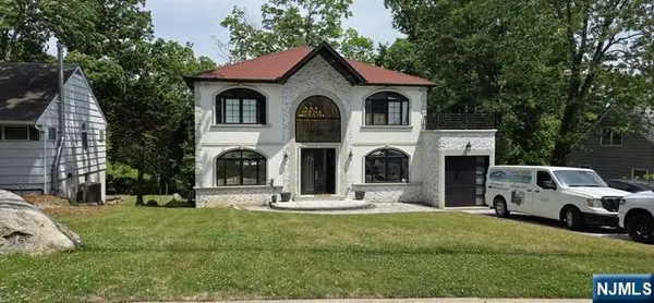 194 Macdonald Drive, Wayne, NJ 07470