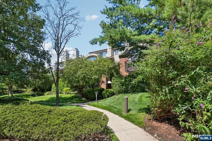 10 Wadsworth Court, Teaneck, NJ 07666 - #3