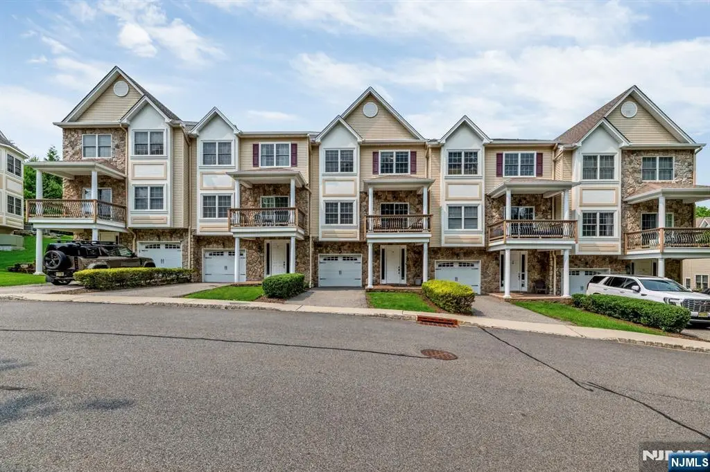 15 Halina Lane, Butler, NJ 07405 - #1