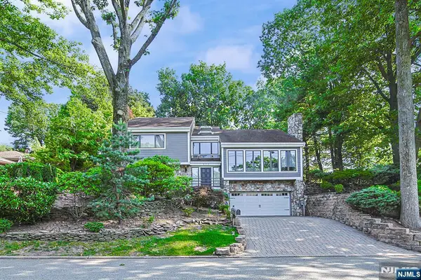 570 Grandview Terrace, Leonia, NJ 07605