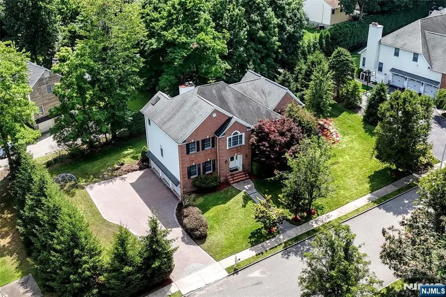 2 Concord Court, Mahwah, NJ 07430 - #3
