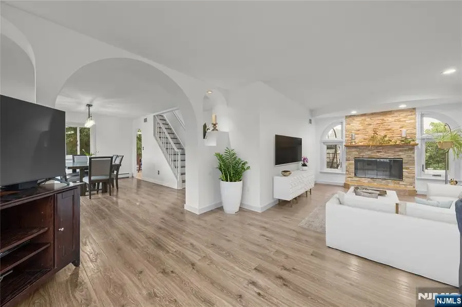 6 Tyler Court, Clifton, NJ 07012 - #2