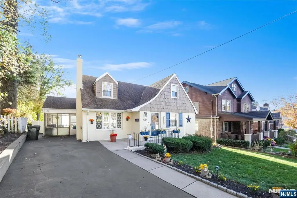 81 W Gouverneur Avenue, Rutherford, NJ 07070 - #1