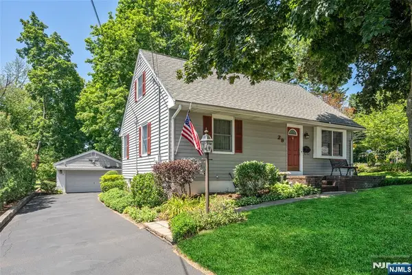 29 Giannone Road, Wayne, NJ 07470