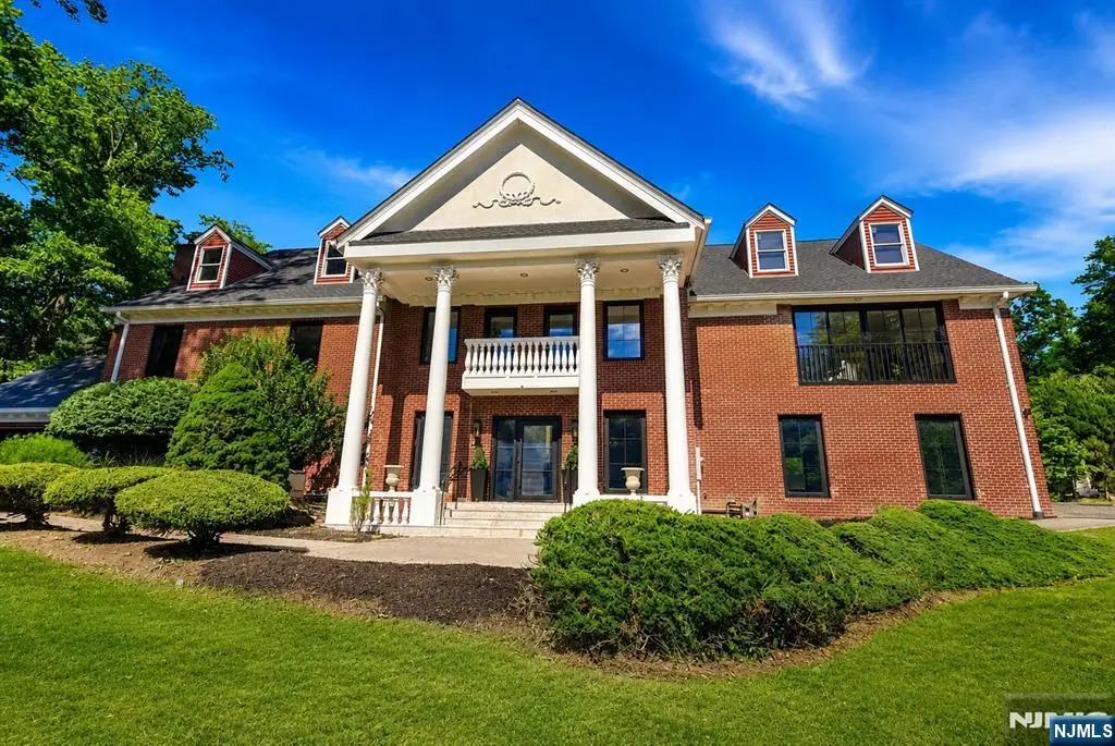 60 Brookside Drive, Upper Saddle River, NJ 07458 - #1