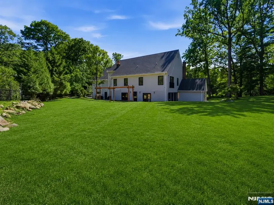 60 Brookside Drive, Upper Saddle River, NJ 07458 - #3