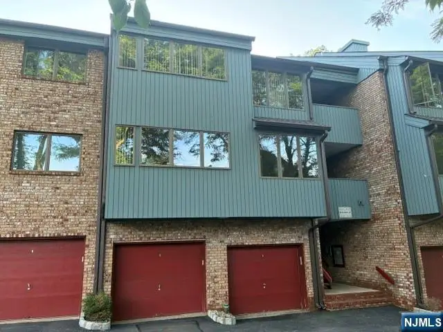 132 Indian Hollow Court 132, Mahwah, NJ 07430 - #2