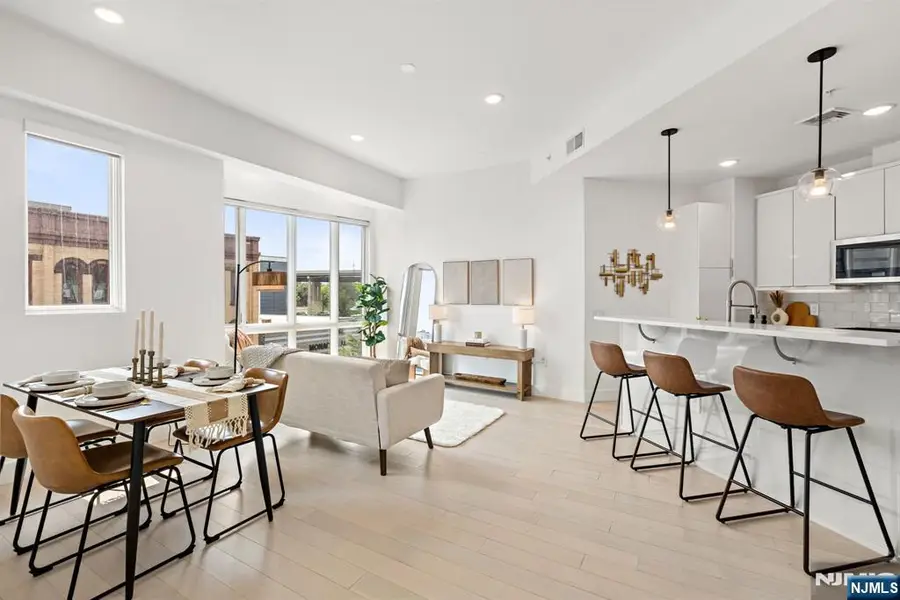 332 Newark Avenue 4A, Jersey City, NJ 07302 - #2