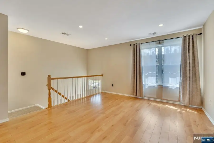 1041 Cumberland Court, Mahwah, NJ 07430 - #3