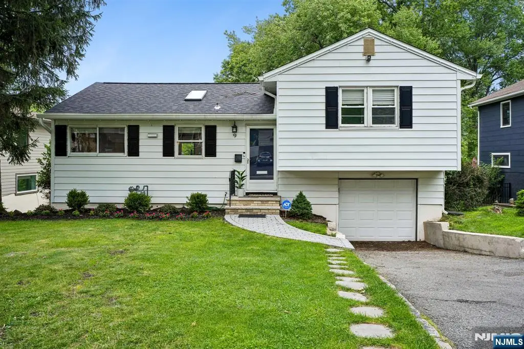 9 Barry Drive, West Orange, NJ 07052 - #1