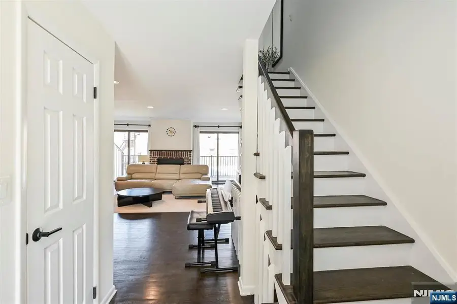 1537 John Street 7, Fort Lee, NJ 07024 - #3