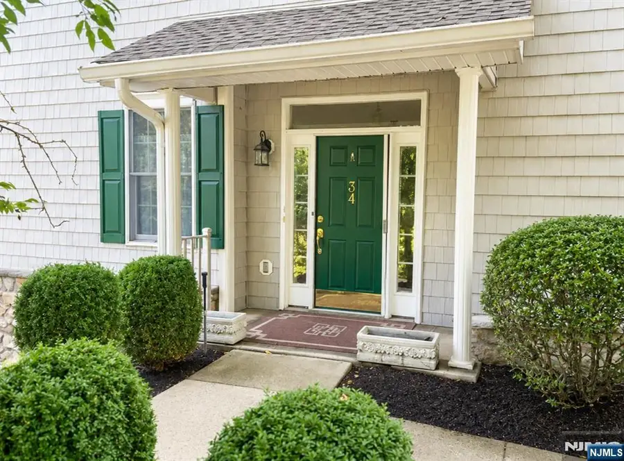 34 Spring Hollow, Old Tappan, NJ 07675 - #3