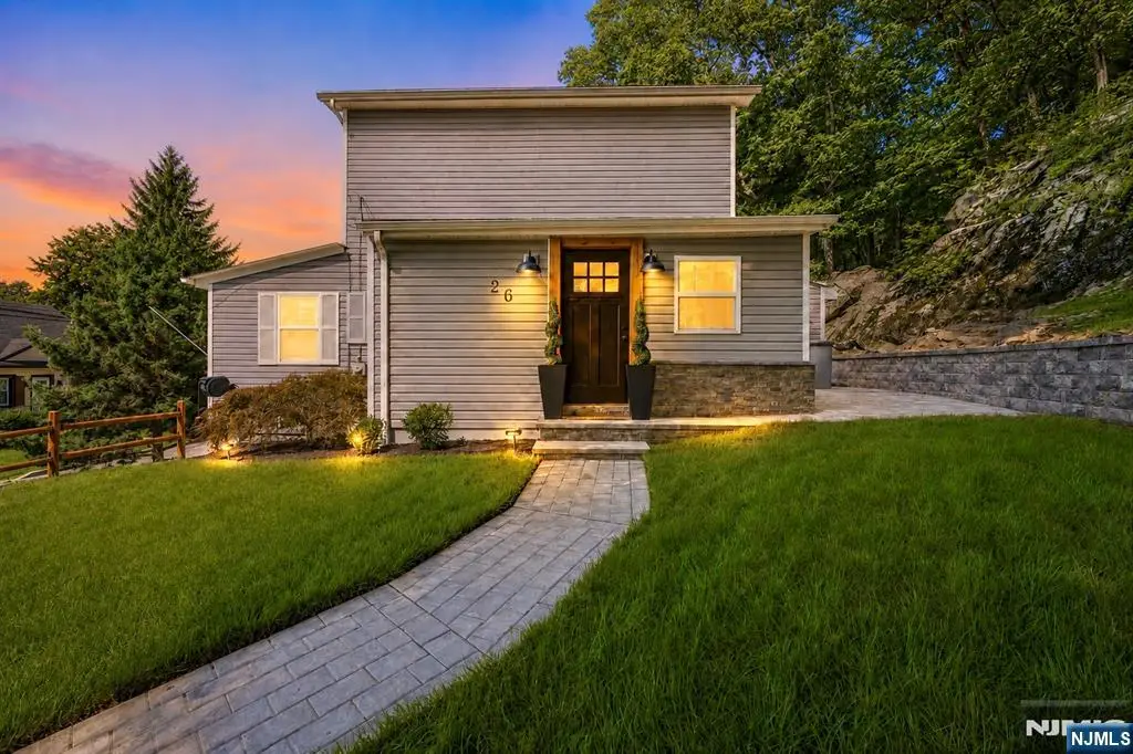 26 Oak Street, Bloomingdale, NJ 07403 - #1