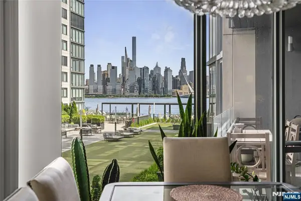 9 Ave At Port Imperial 414, West New York, NJ 07093