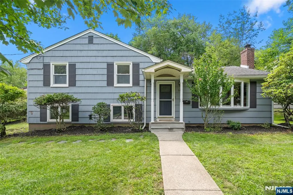 14 Greenway Court, Closter, NJ 07624 - #1