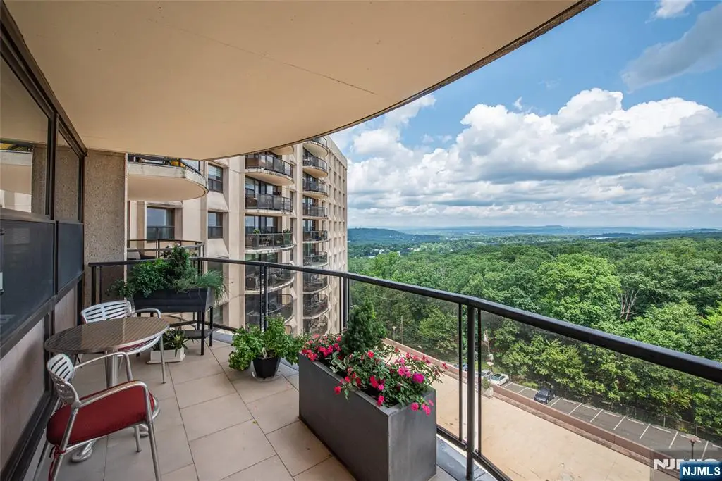 2 Claridge Drive 8HW, Verona, NJ 07044 - #1