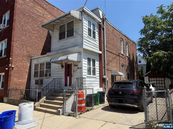 37 Krueger Place, Passaic, NJ 07055