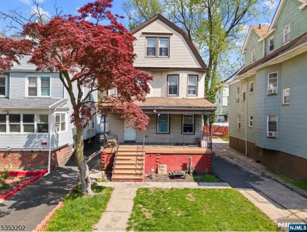 92 Oraton Parkway, East Orange, NJ 07017 - #1