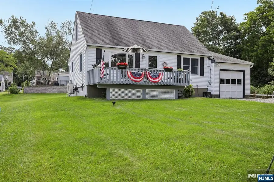 8 Windsor Road, West Milford, NJ 07480 - #2
