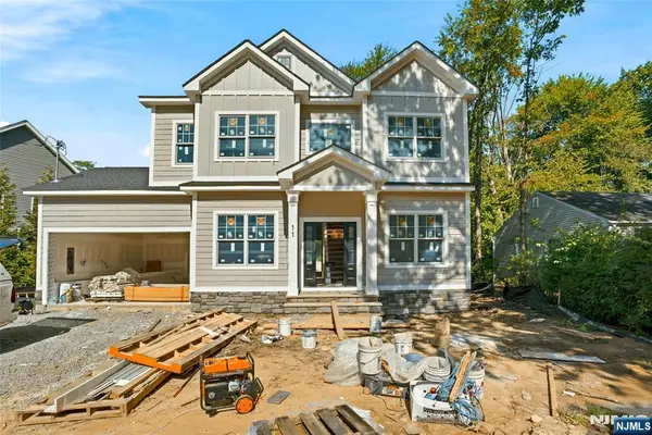 11 Maplewood Drive, Livingston, NJ 07039