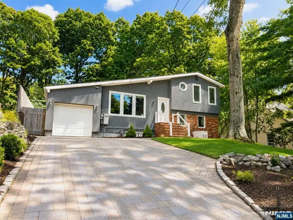 11 Monhegon Avenue, Rockaway Township, NJ 07866