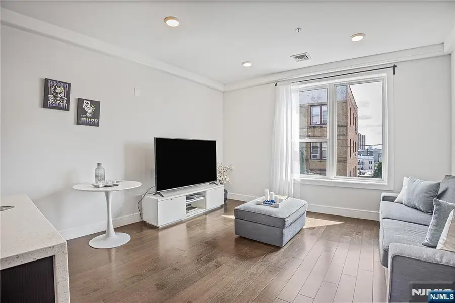 6401 Park Avenue 401, West New York, NJ 07093 - #2