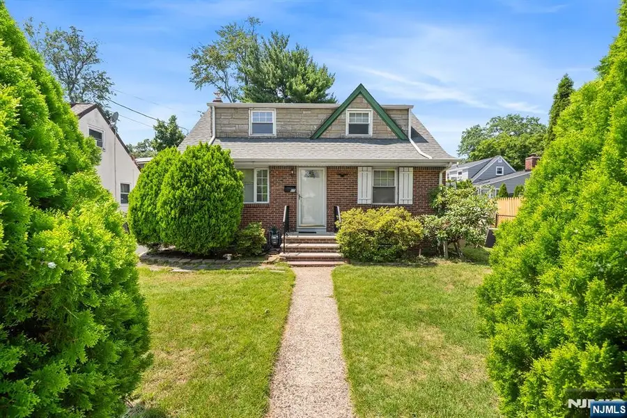 10 Greenwich Street, Bergenfield, NJ 07621 - #2