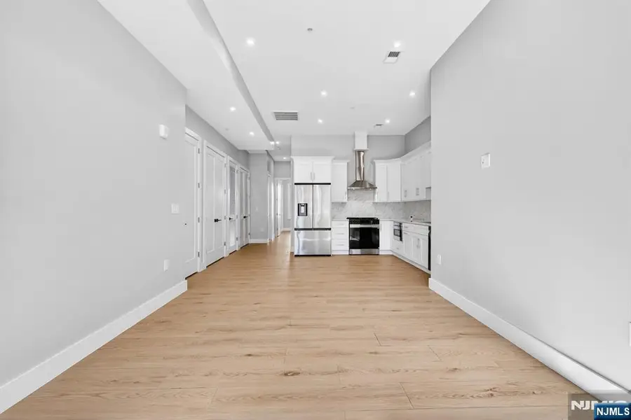 126 De Kalb Avenue A, Jersey City, NJ 07306 - #2