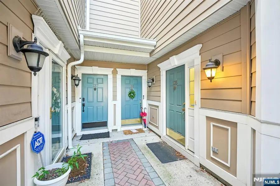 135 Abbie Court, Guttenberg, NJ 07093 - #3