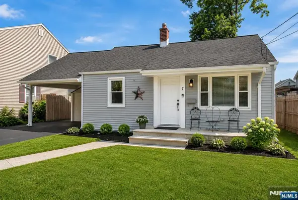 7 Park Avenue, Wanaque, NJ 07420