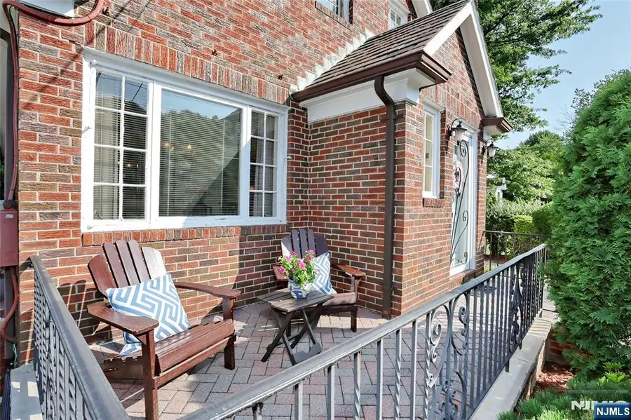 10 Glenwood Avenue, Leonia, NJ 07605 - #3