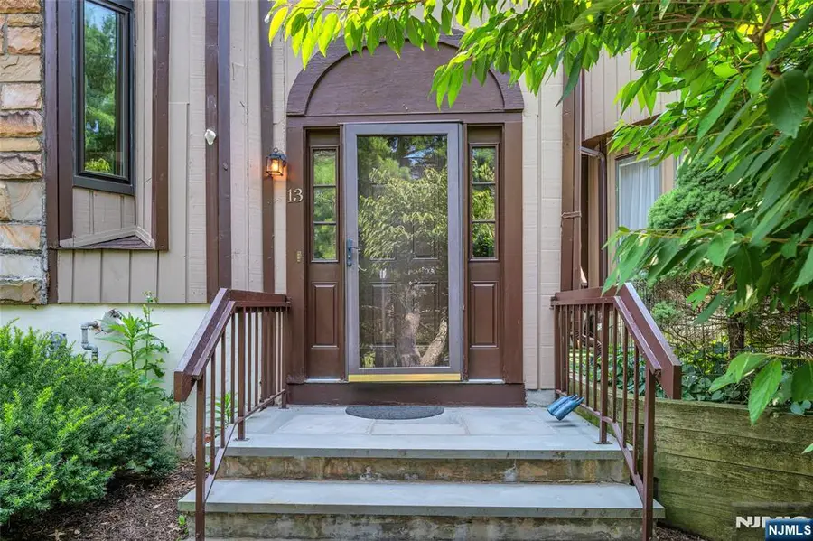 13 Delbarton Court, Washington, NJ 07840 - #3
