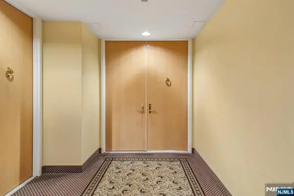 10 Smith Manor Boulevard 820, West Orange, NJ 07052