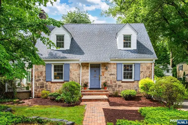 9 Hamilton Terrace, Montclair, NJ 07043