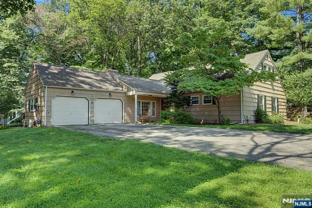 7 Commanche Trail, Oakland, NJ 07436 - #1