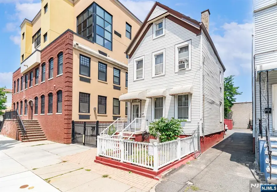 186 Culver Avenue, Jersey City, NJ 07305 - #2