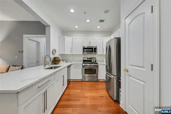 2107 Windsor Park Court 107, Englewood, NJ 07631