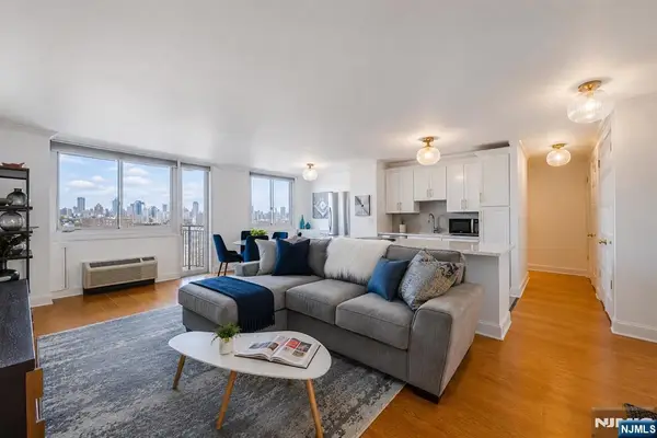 100 Manhattan Avenue 708, Jersey City, NJ 07087