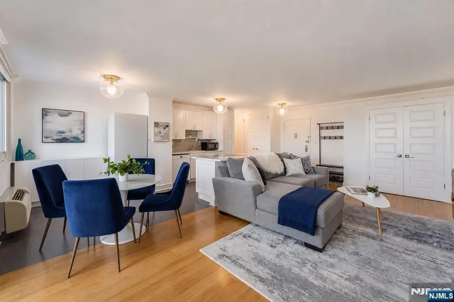 100 Manhattan Avenue 708, Union City, NJ 07087 - #2
